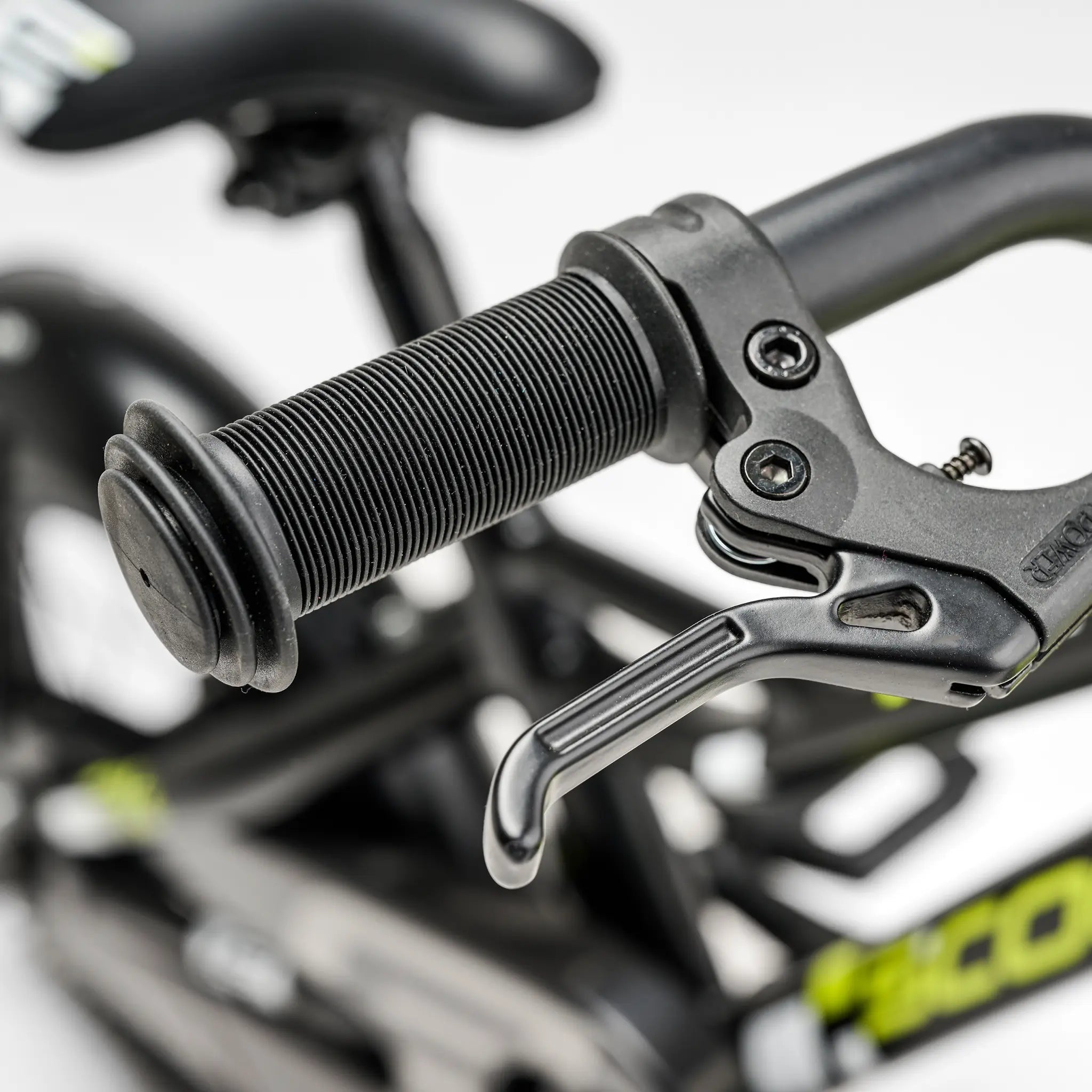 S'COOL Junior Bikes Kinderfahrrad | faXe 12 Zoll 1-Gang Black/Lemon